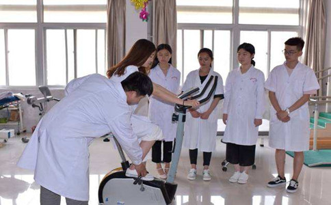 成都卫校康复专业图